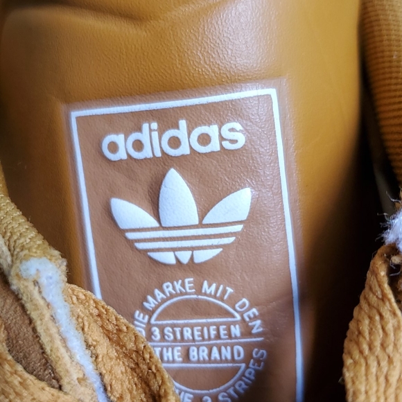 🚨🚨SOLD🚨🚨Adidas Gazelle II Wheat  Metallic Gold - Picture 6 of 11